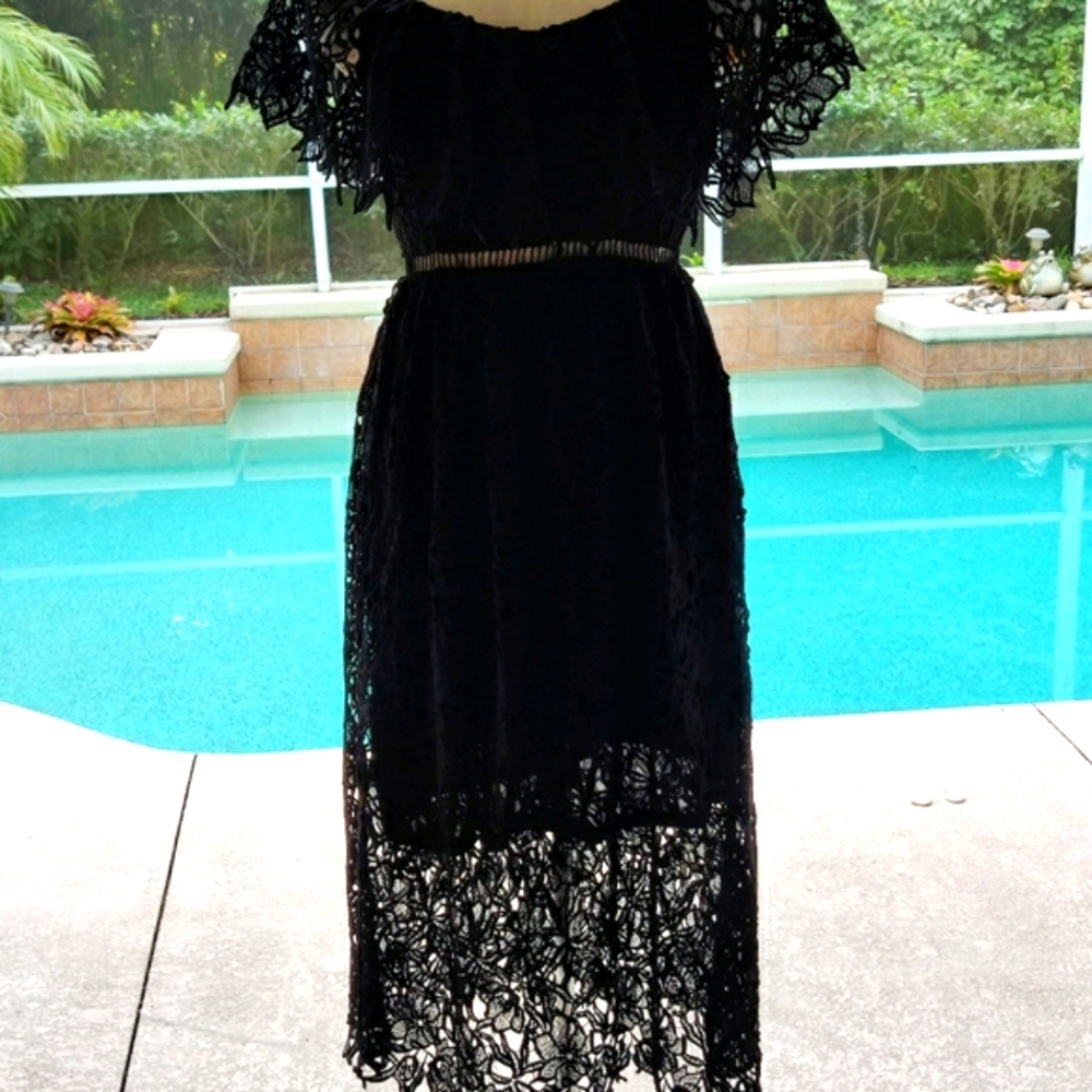 Off The Shoulder crochet midi dress - Picture 6 of 14